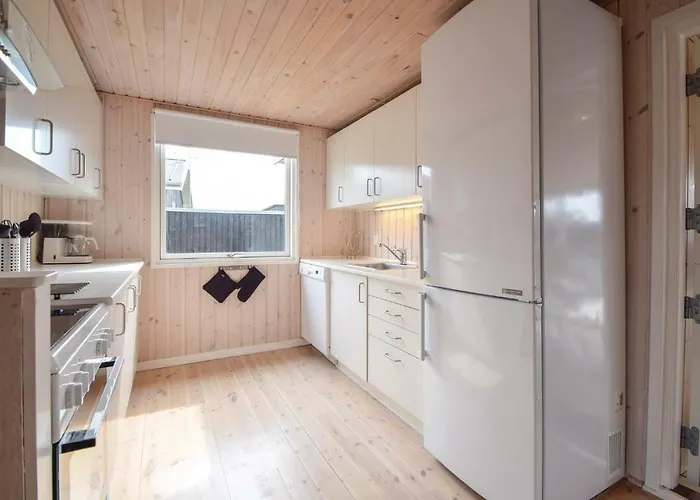 Three-bedroom In Juelsminde *